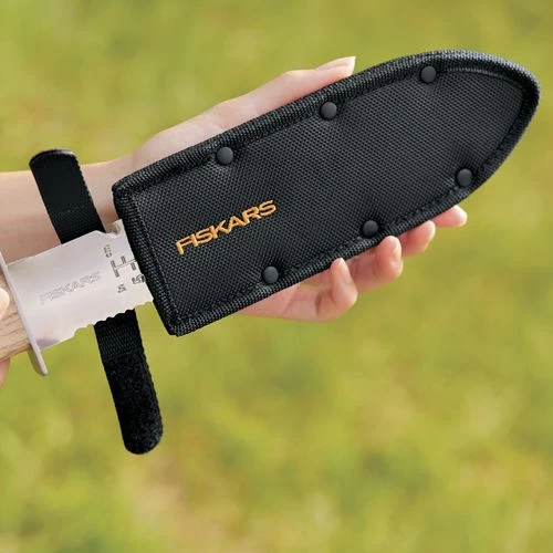 Fiskars® Hori Hori Multi-Purpose Planting Tool 5 Fiskars® Hori Hori Multi-Purpose Planting Tool - Image 3