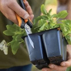 Fiskars® Multi-Snip Pruner 11 Fiskars® Multi-Snip Pruner -Botanical Bliss 33964 2